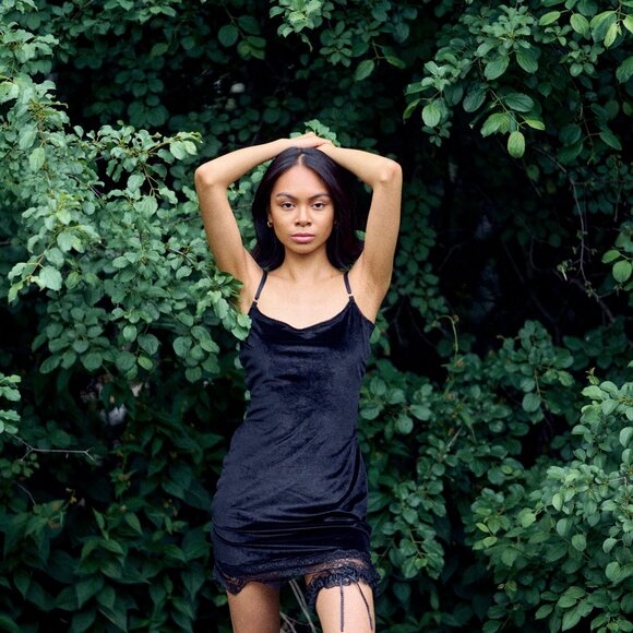 Handmade Gothic Lace Leg Garter with Bow- Dark Aesthetic, Alt Fashion - Picture 7 of 7